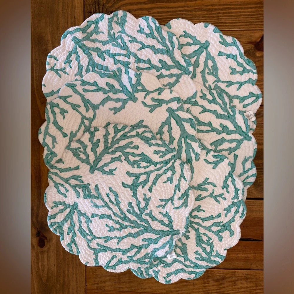 Ocean Sea Life Quilted Round Scalloped‎ Placemats Set of 6 Aqua White Reversible